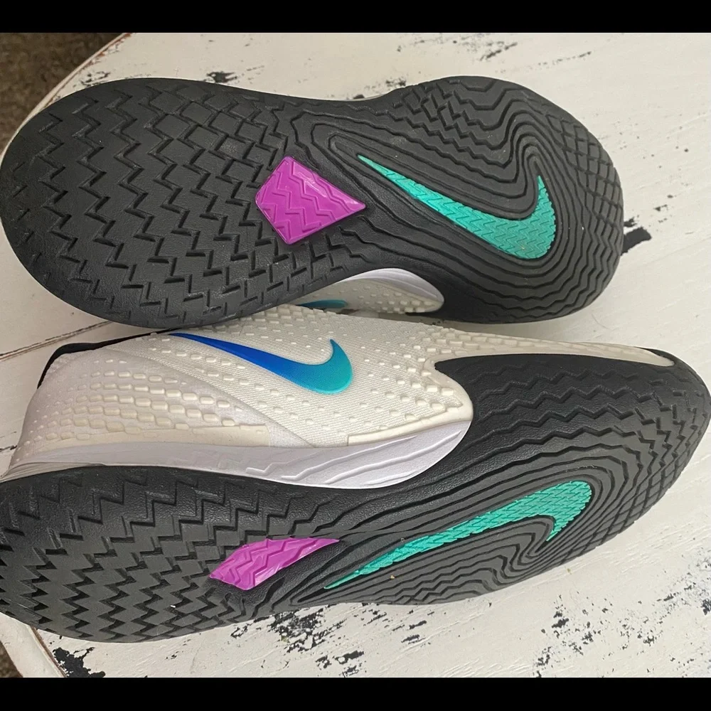 Women’s Nike Women Court Air Zoom Vapor Cage, size 8 - Picture 5 of 5